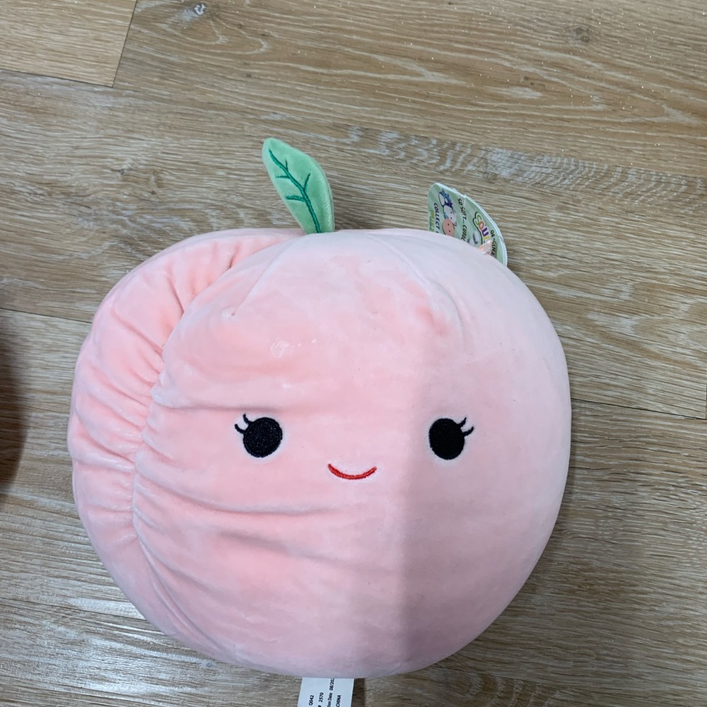 Phyllis the peach squishmallow